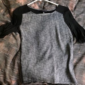 Detailed The Limited Top (Black and White)